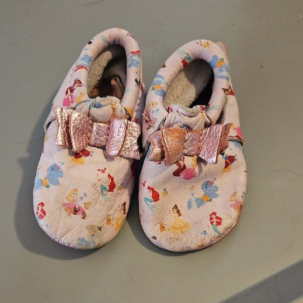 Freshly Picked Princess Print Slippers with Pink Bows